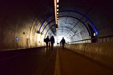 Use subterranean pedestrian Tunnel to avoid the summer heat