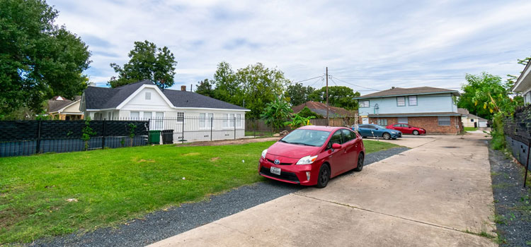 Do students really need a car in Houston, Texas?